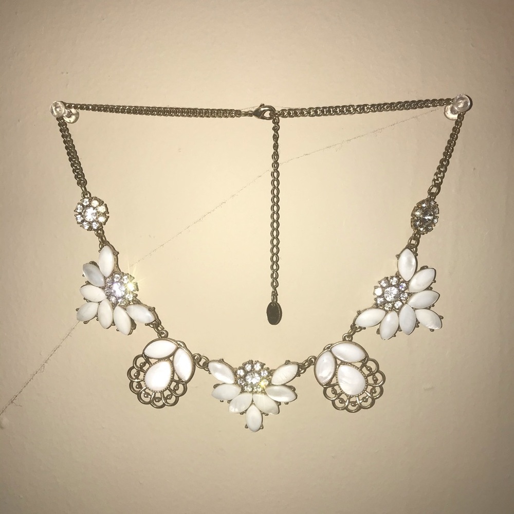 Plated flower necklace 😎